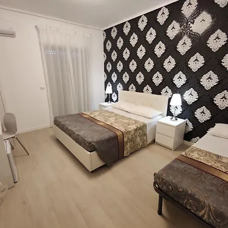 Sami Due - Teatro A 400 Mt - Ortigia A 1500 Mt - * Syracuse